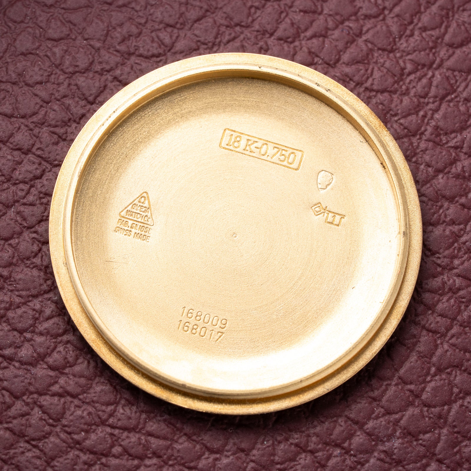 Omega Constellation C-Shape Automatic 18K Yellow Gold “OM Linen Dial” Ref. 168.017 from 1969