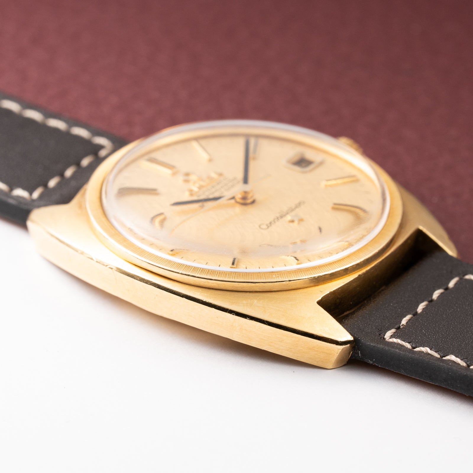 Omega Constellation C-Shape Automatic 18K Yellow Gold “OM Linen Dial” Ref. 168.017 from 1969