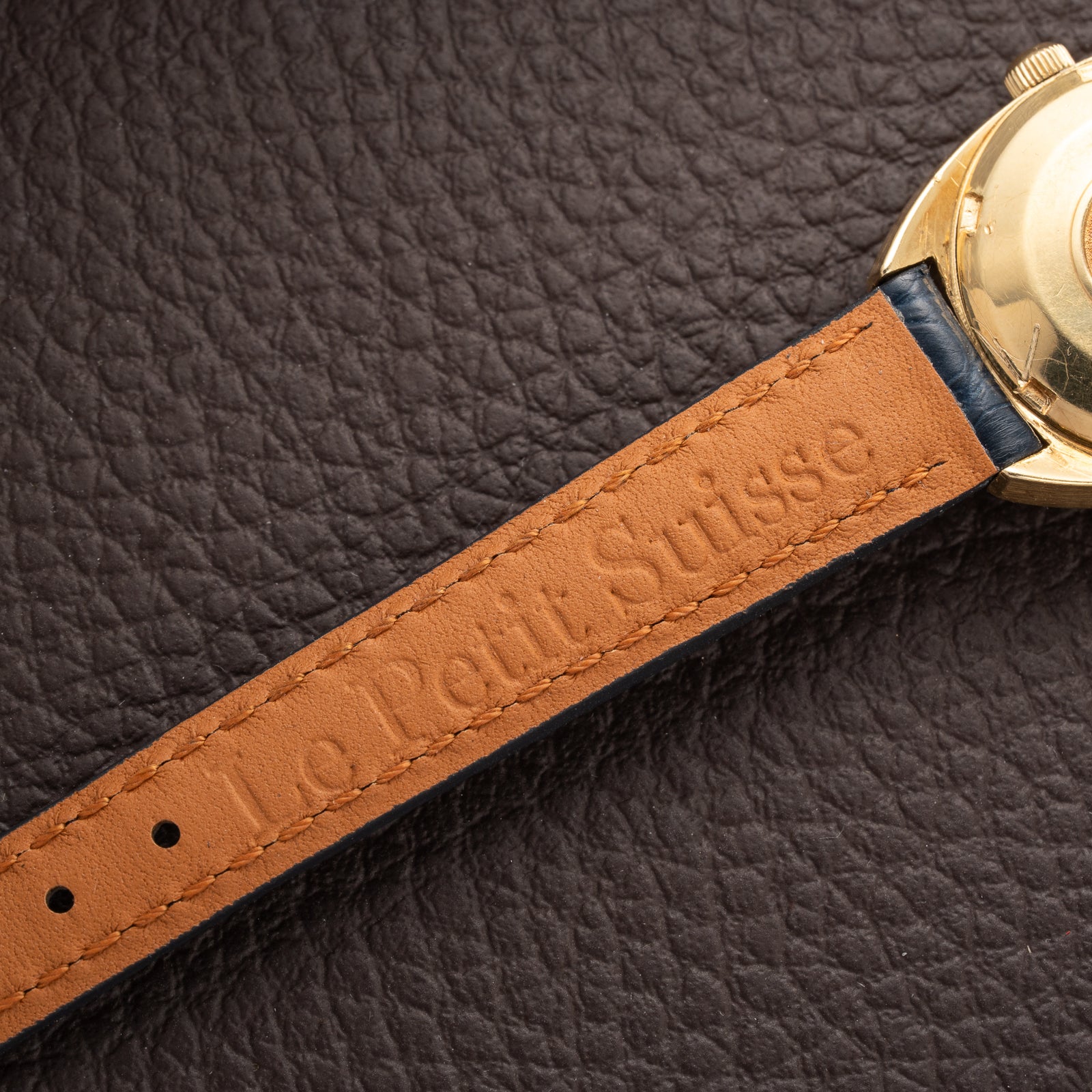 Omega Constellation Lady “C-Shape” OM Linen Dial 18K Yellow Gold Ref. 568.011 from 1968