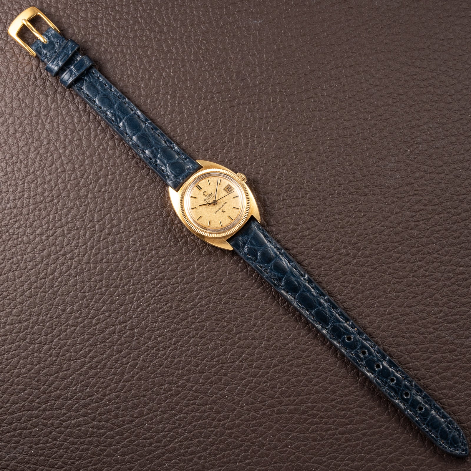 Omega Constellation Lady “C-Shape” OM Linen Dial 18K Yellow Gold Ref. 568.011 from 1968