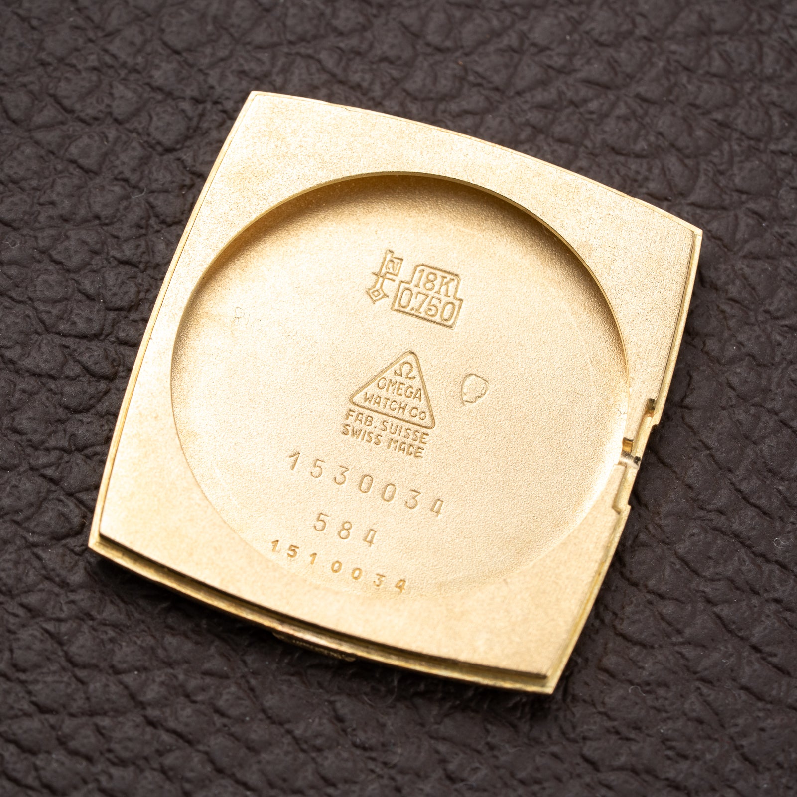 Omega Constellation Ellipse Oval Automatic OM Dial 18K Yellow Gold Ref. 153.0034 from 1968
