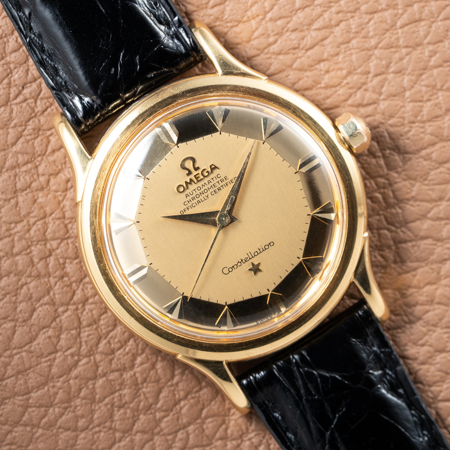 Omega Constellation Pie Pan DeLuxe Gold 18K Ref. 2699 from 1952 Early First Model