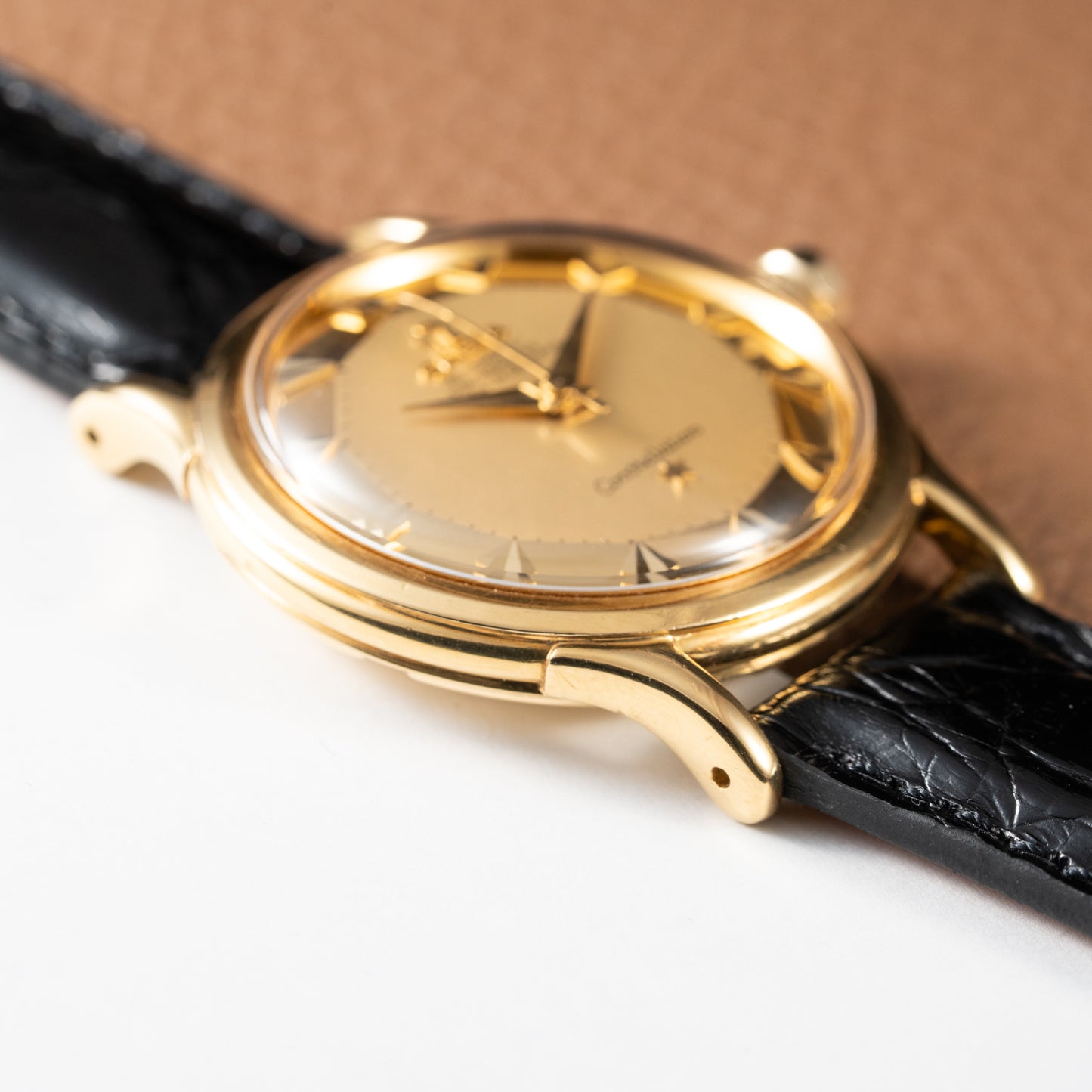 Omega Constellation Pie Pan DeLuxe Gold 18K Ref. 2699 from 1952 Early First Model