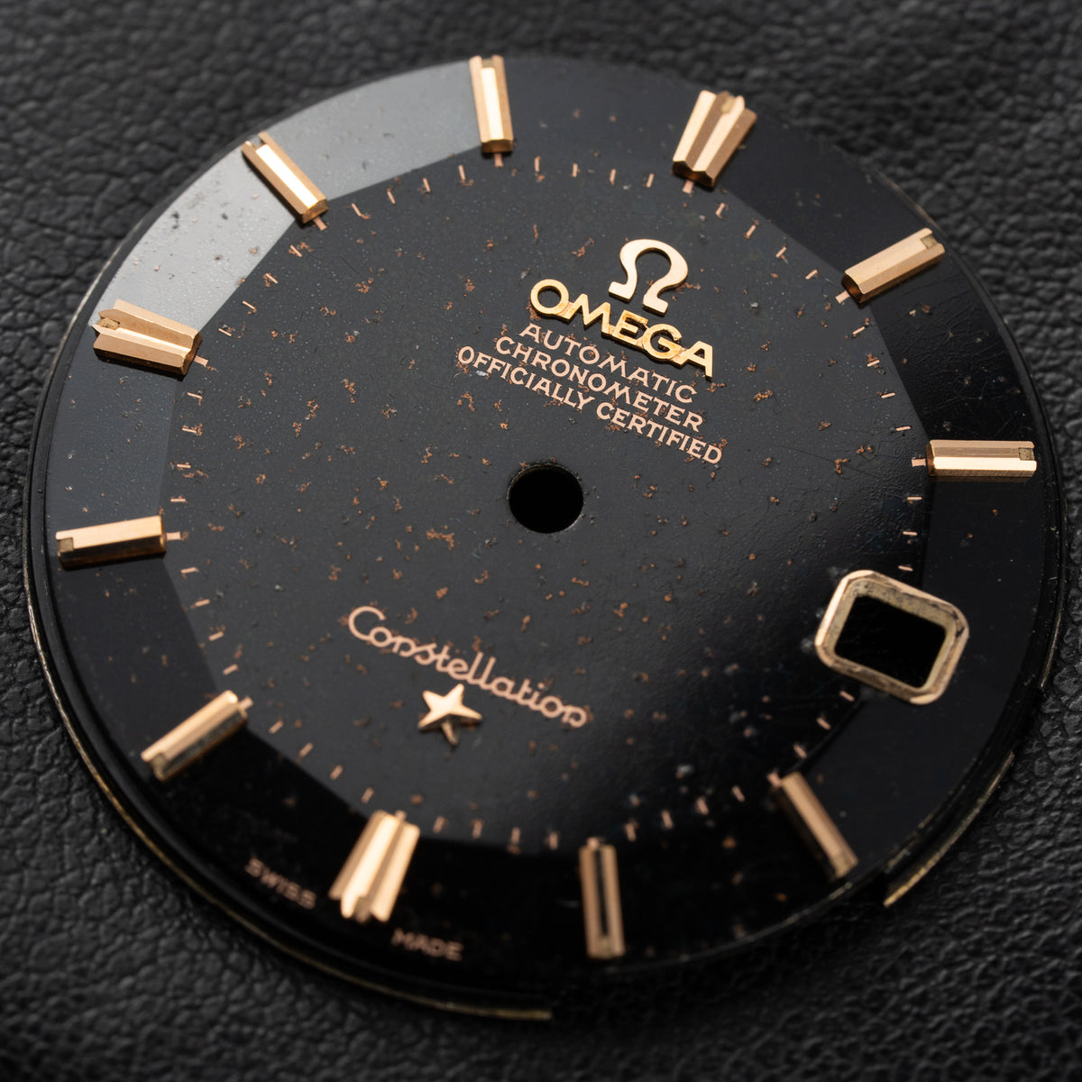 Omega Constellation Pie Pan Black Gilt Dial Dogleg Lugs Ref. 14902 From 1962