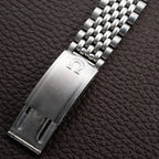 Omega Constellation Pie Pan Black Gilt Dial Dogleg Lugs Ref. 14902 From 1962