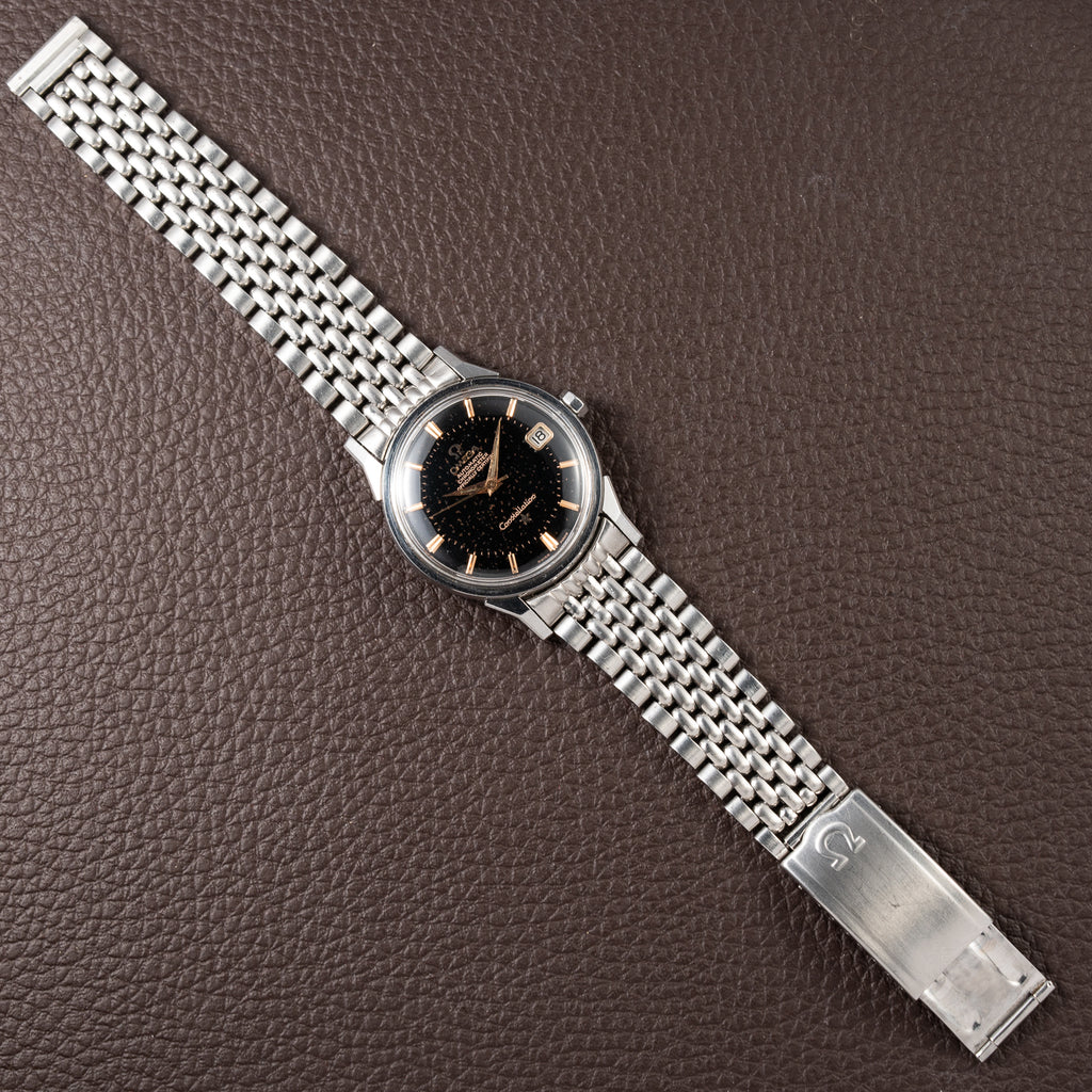 Omega Constellation Pie Pan Black Gilt Dial Dogleg Lugs Ref. 14902 From 1962