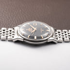 Omega Constellation Pie Pan Black Gilt Dial Dogleg Lugs Ref. 14902 From 1962
