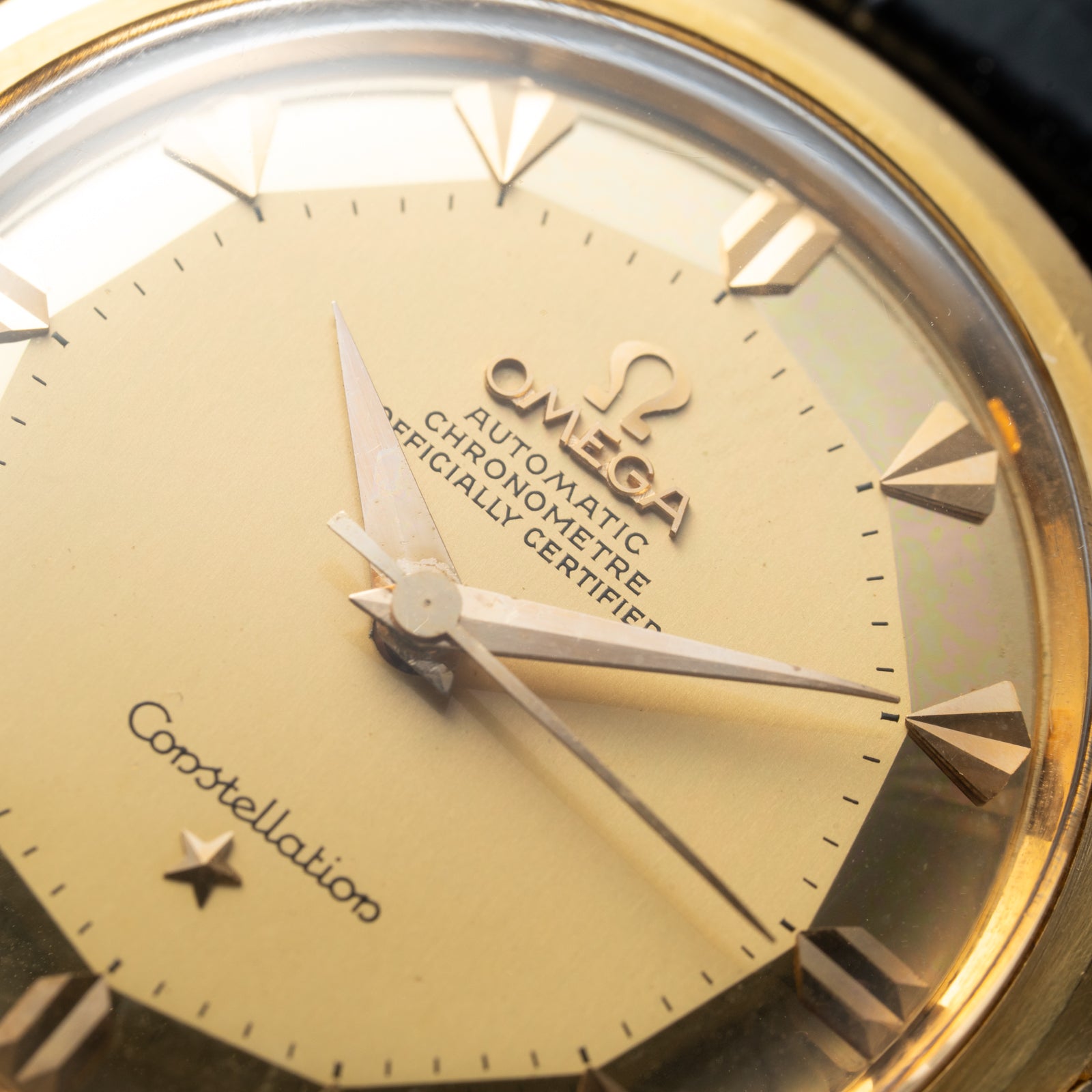 Omega Constellation De Luxe Pie Pan 18K Yellow Gold Ref. 2852 / 2853 from 1956