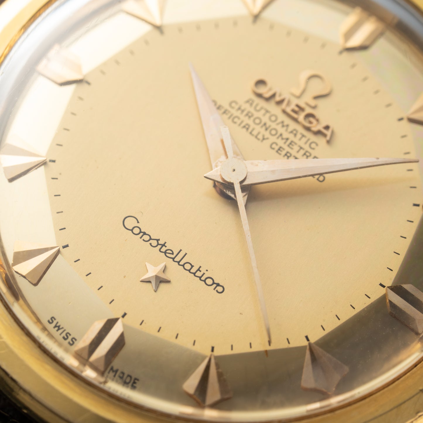 Omega Constellation De Luxe Pie Pan 18K Yellow Gold Ref. 2852 / 2853 from 1956