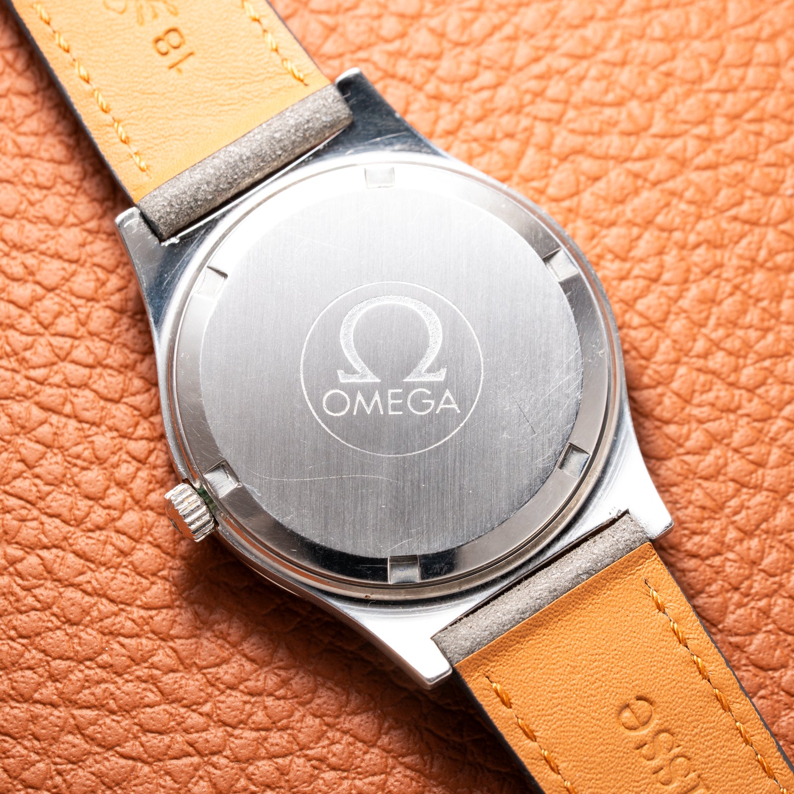 Omega Genève Jumbo "Date" Grey Dial from 1974