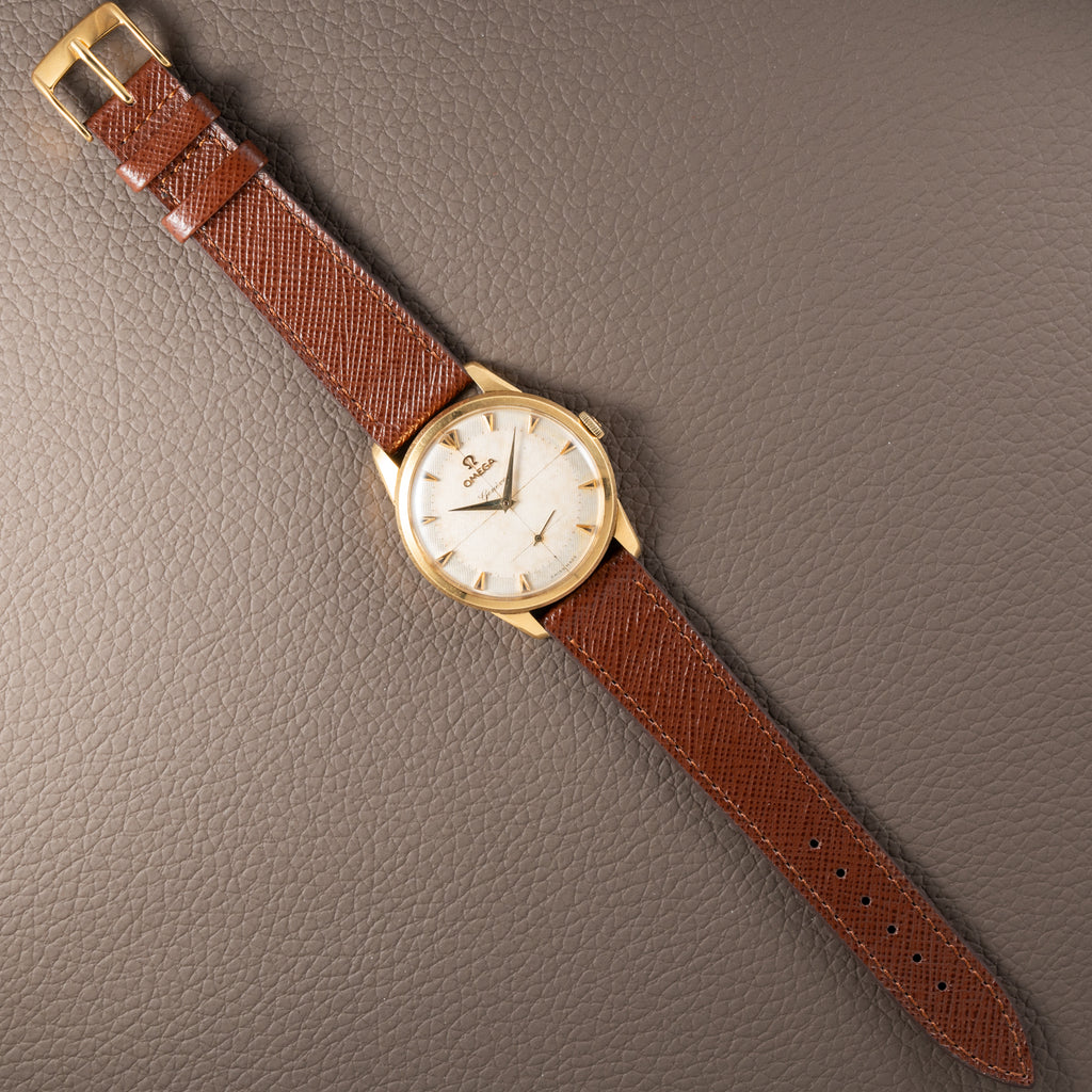 Omega Genève Honeycomb Oversize 18k Yellow Gold Ref. 2748 from 1954