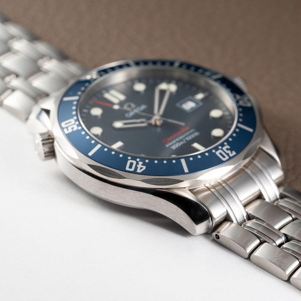 Omega Seamaster Quartz Blue Wave 300M Ref. 22218000 from 2012 with paper