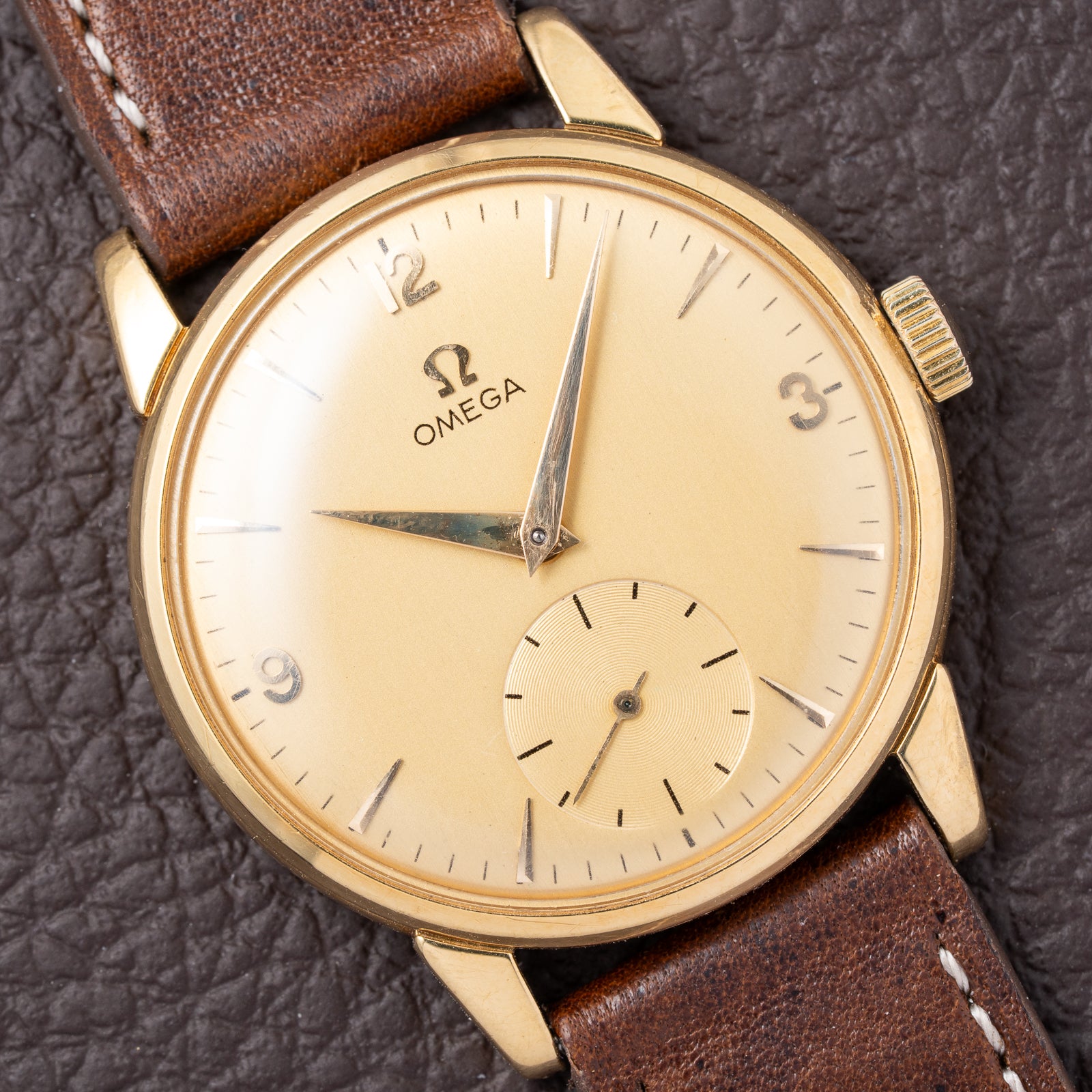 Omega Trésor Dress Watch Sub Seconds 18K Yellow Gold Ref. 2894 from 1958