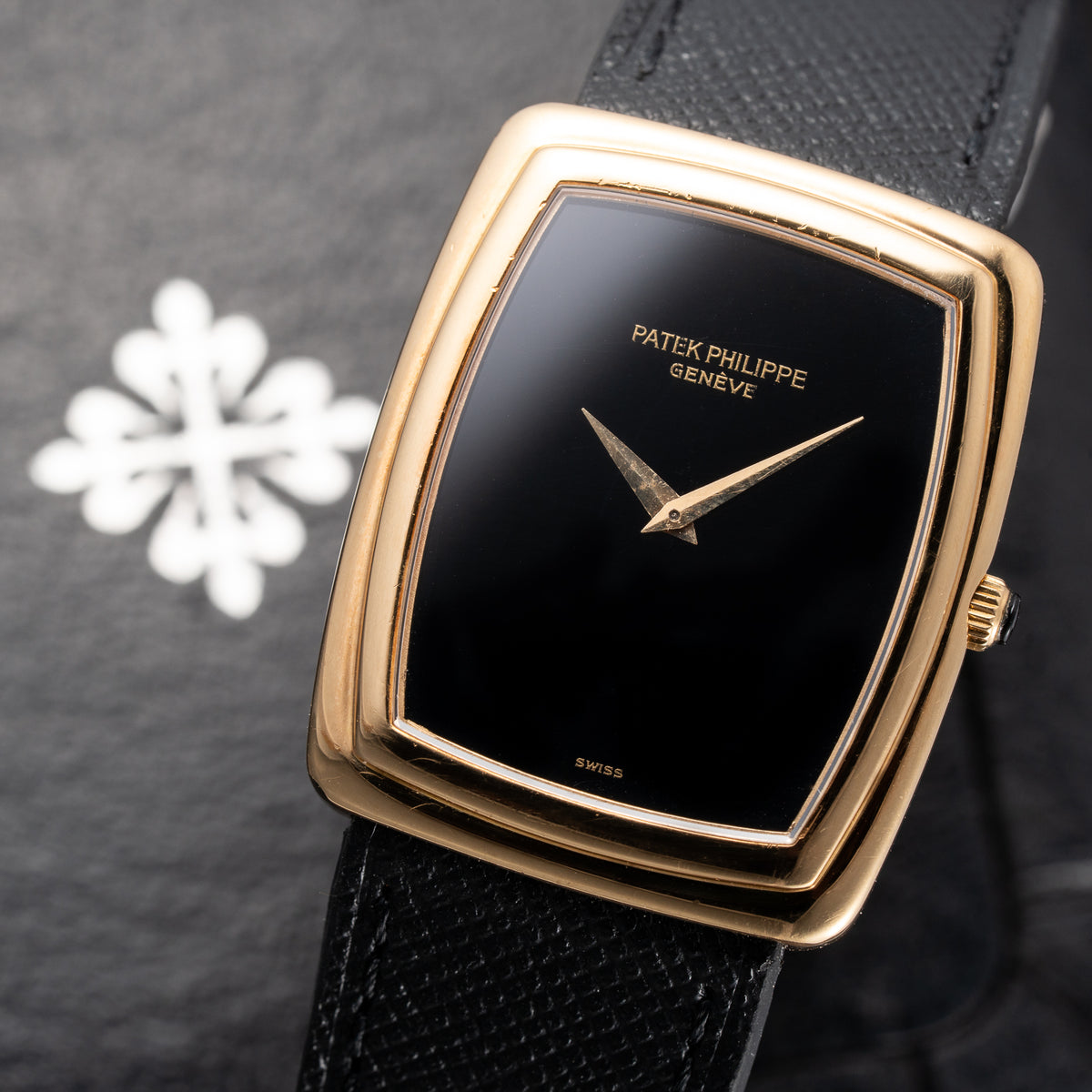 Patek Philippe Ellipse Onyx Black Dial 18k Yellow Gold Ref. 3632 from 1980s