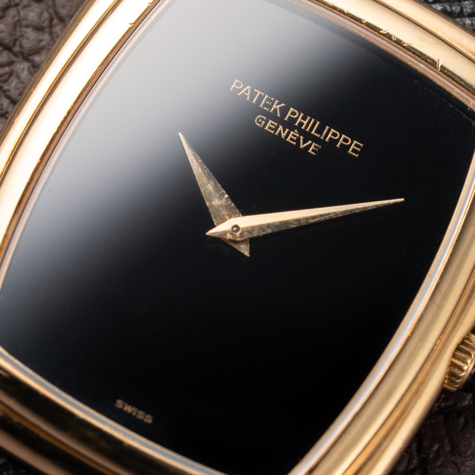 Patek Philippe Ellipse Onyx Black Dial 18k Yellow Gold Ref. 3632 from 1980s