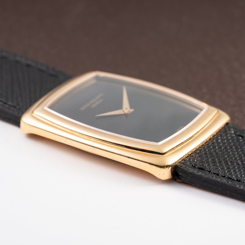 Patek Philippe Ellipse Onyx Black Dial 18k Yellow Gold Ref. 3632 from 1980s
