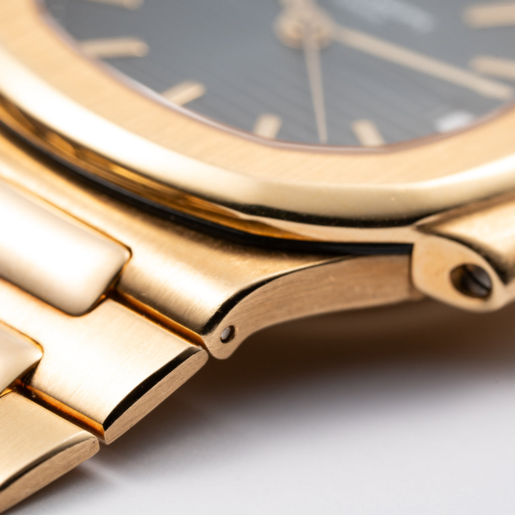 Patek Philippe Nautilus Blue Sigma Dial 18K Yellow Gold Patek Philippe Service 2020 Ref 3800 from 1990