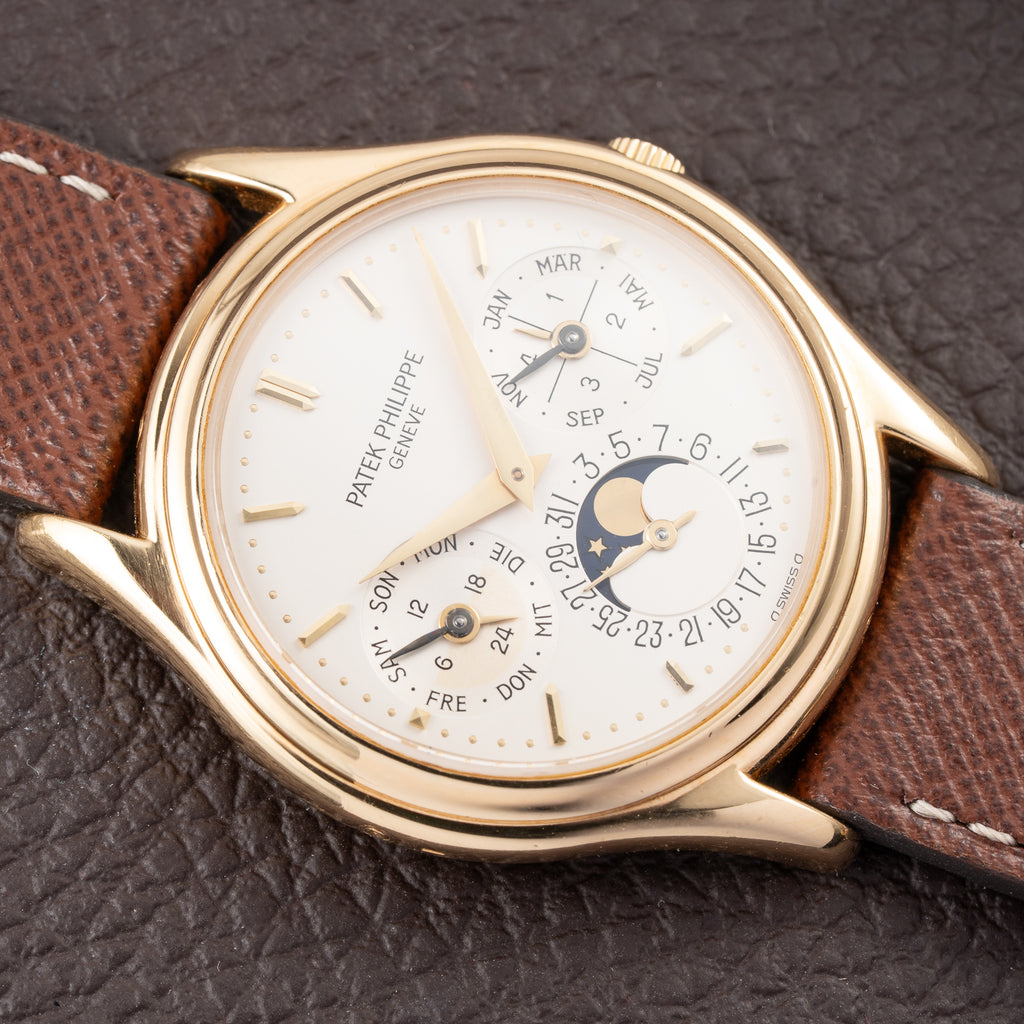 Patek Philippe Perpetual Calendar Calatrava 18K Yellow Gold Second Series Ref. 3940J circa 1992