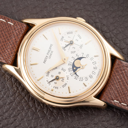 Patek Philippe Perpetual Calendar Calatrava 18K Yellow Gold Second Series Ref. 3940J circa 1992