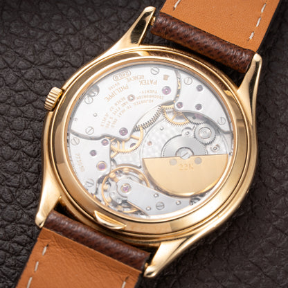 Patek Philippe Perpetual Calendar Calatrava 18K Yellow Gold Second Series Ref. 3940J circa 1992