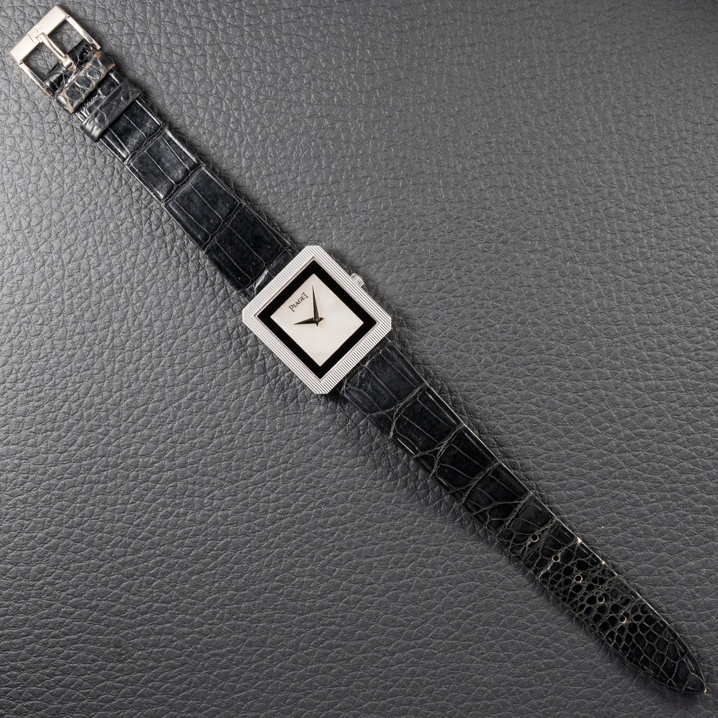 Piaget Protocole Onyx & Mother of Pearl 18k White Gold Ref. 8154 from 1980s