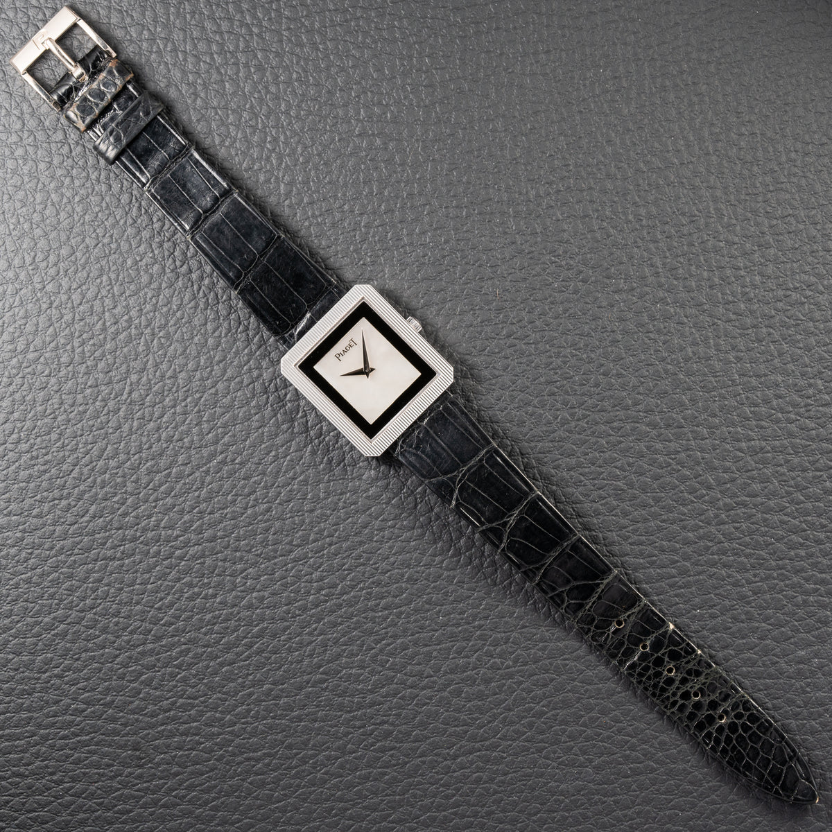 Piaget Protocole Onyx & Mother of Pearl 18k White Gold Ref. 8154 from 1980s