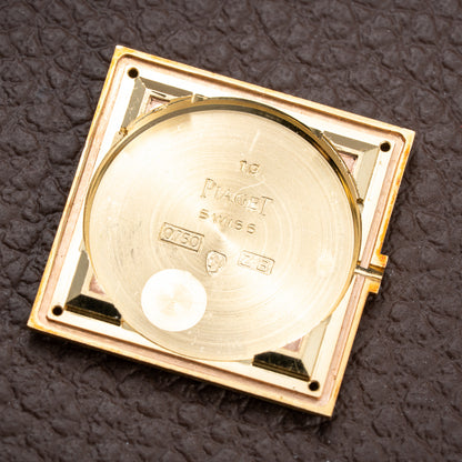 Piaget Square Onyx Clous de Paris 18k Yellow Gold Cal. 9P Ref. 9200 from 1970s