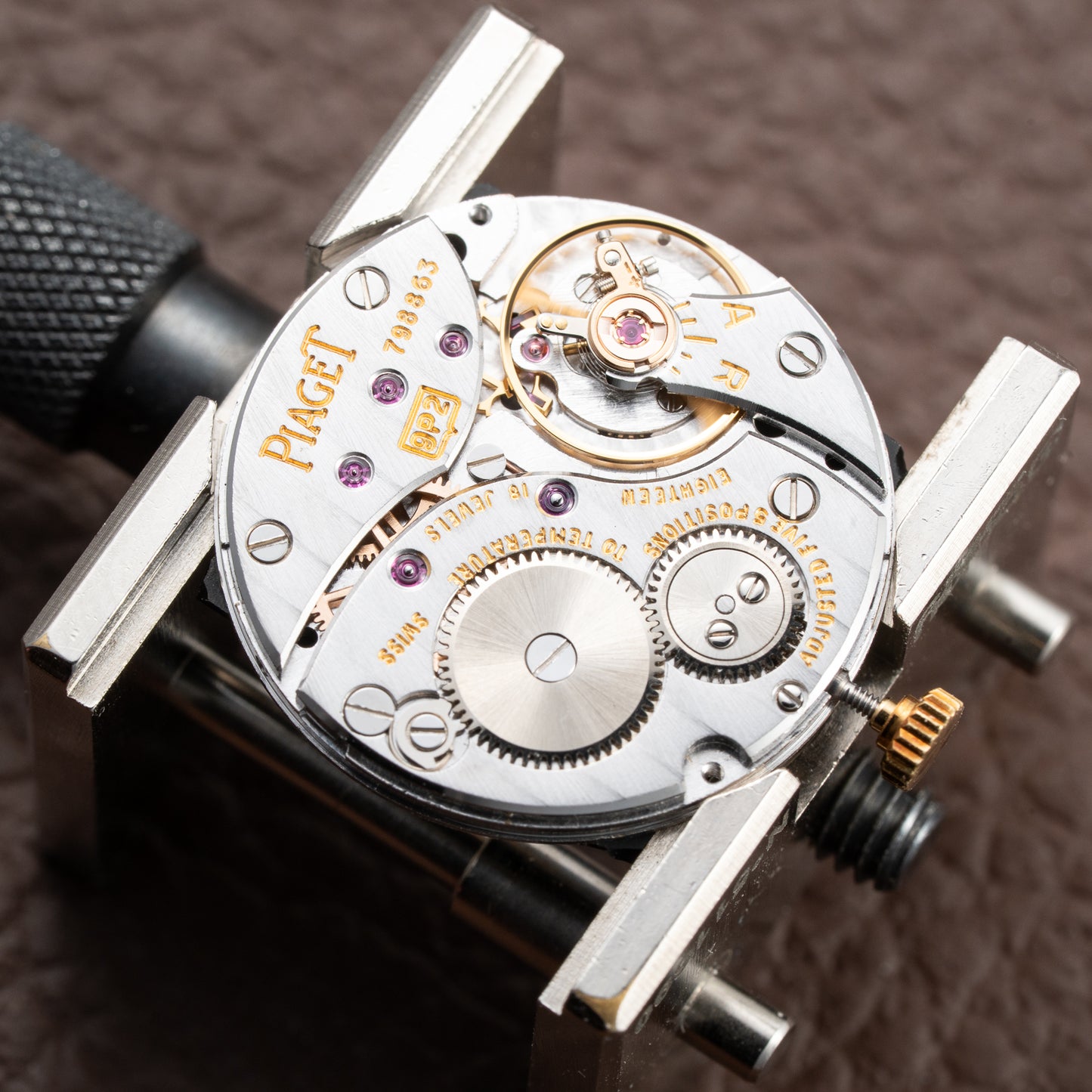 Piaget Square Onyx Clous de Paris 18k Yellow Gold Cal. 9P Ref. 9200 from 1970s