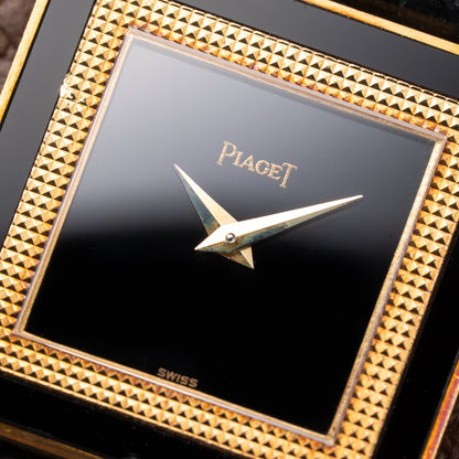 Piaget Square Onyx Clous de Paris 18k Yellow Gold Cal. 9P Ref. 9200 from 1970s