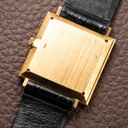 Piaget Square Onyx Clous de Paris 18k Yellow Gold Cal. 9P Ref. 9200 from 1970s
