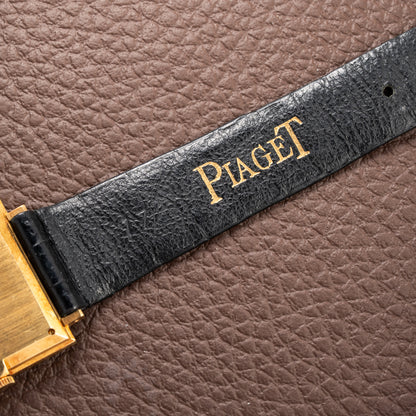 Piaget Square Onyx Clous de Paris 18k Yellow Gold Cal. 9P Ref. 9200 from 1970s