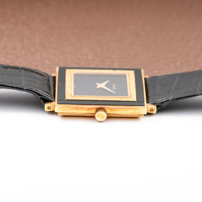 Piaget Square Onyx Clous de Paris 18k Yellow Gold Cal. 9P Ref. 9200 from 1970s