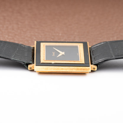 Piaget Square Onyx Clous de Paris 18k Yellow Gold Cal. 9P Ref. 9200 from 1970s
