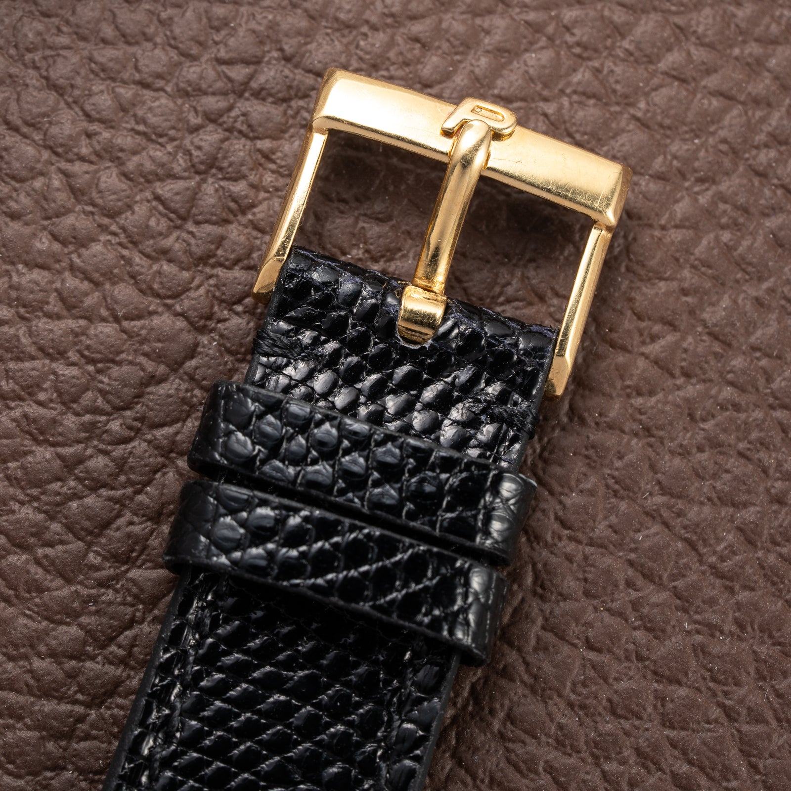 Piaget Tank Lapis Lazuli Ultra Thin 18K Yellow Gold Cal. 9P Ref. 9150 from 1970s
