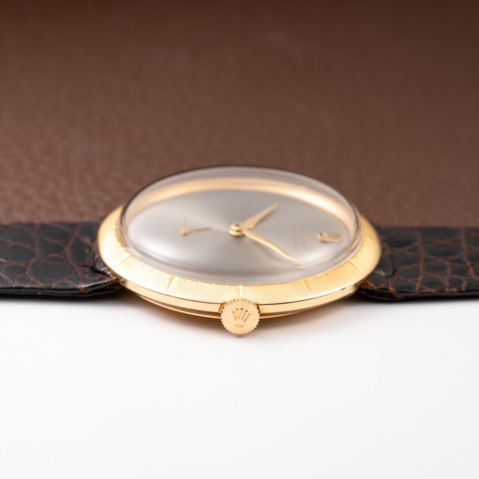 Rolex Precision “Disco Volante” UFO Grey Ghost Dial 18K Yellow Gold Ref. 9522 from 1950s