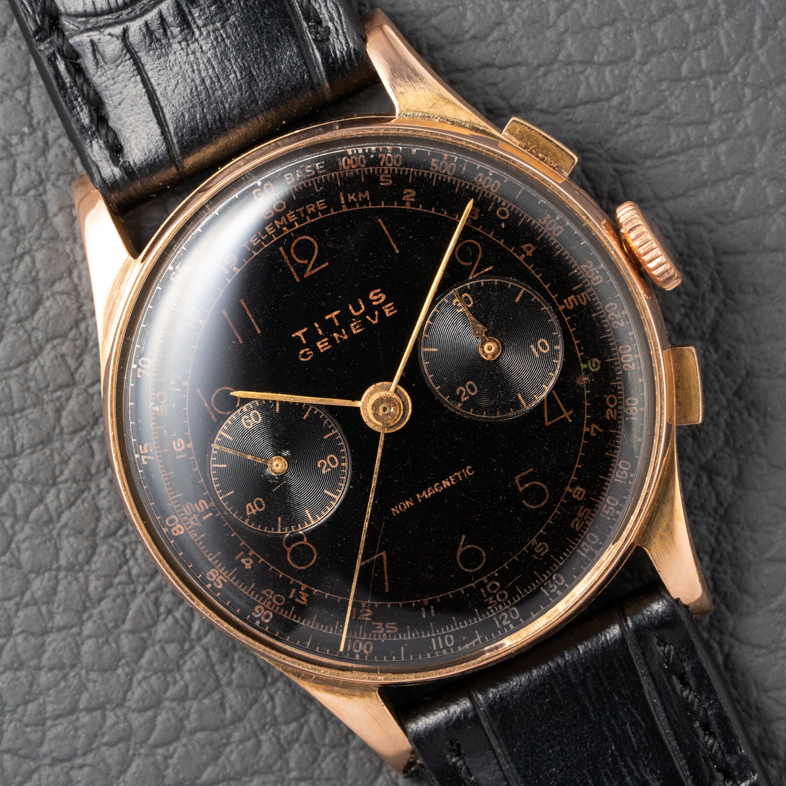 Titus Genève Non Magnetic Black Gilt Dial Rosé Gold 18K Oversized 1940s