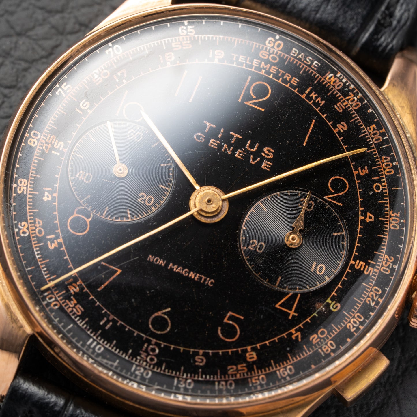 Titus Genève Non Magnetic Black Gilt Dial Rosé Gold 18K Oversized 1940s