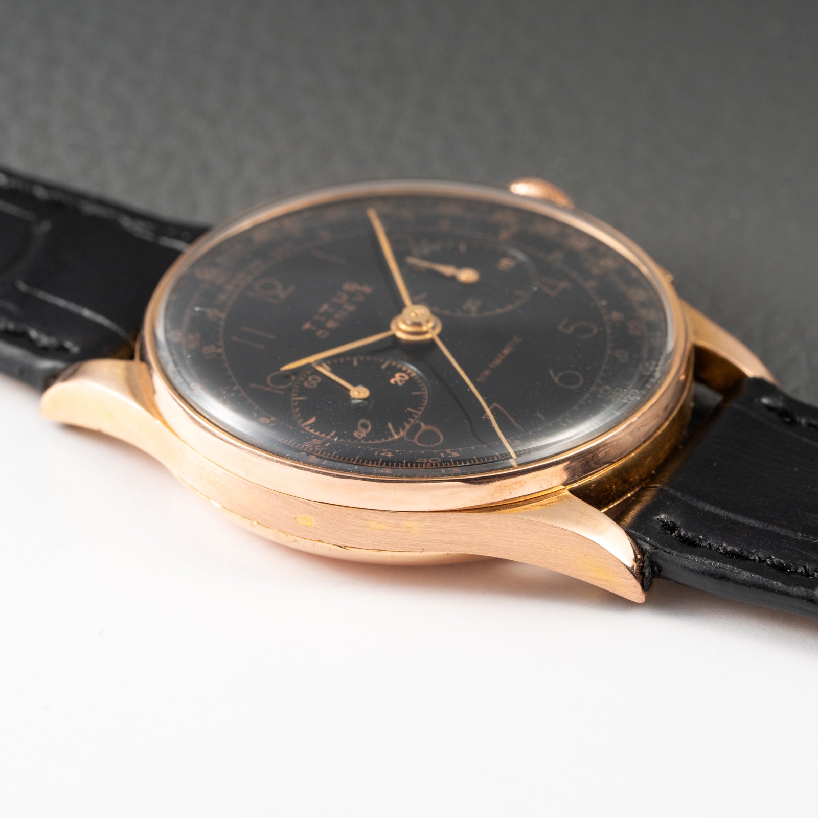 Titus Genève Non Magnetic Black Gilt Dial Rosé Gold 18K Oversized 1940s