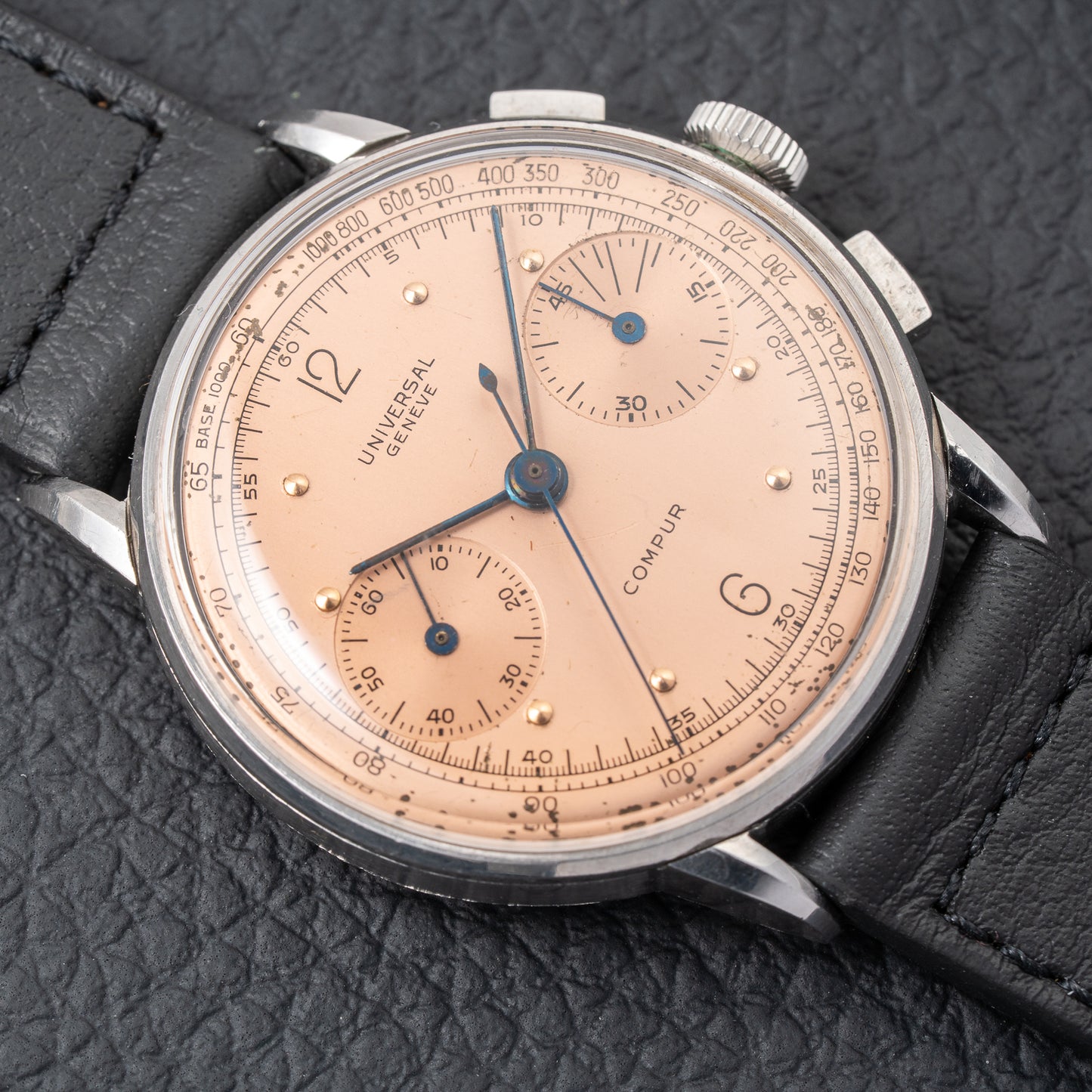 Universal Genève Compax Pink Salmon Dial Steel Fancy Lugs Calibre 285 Ref 22458 from 1940s