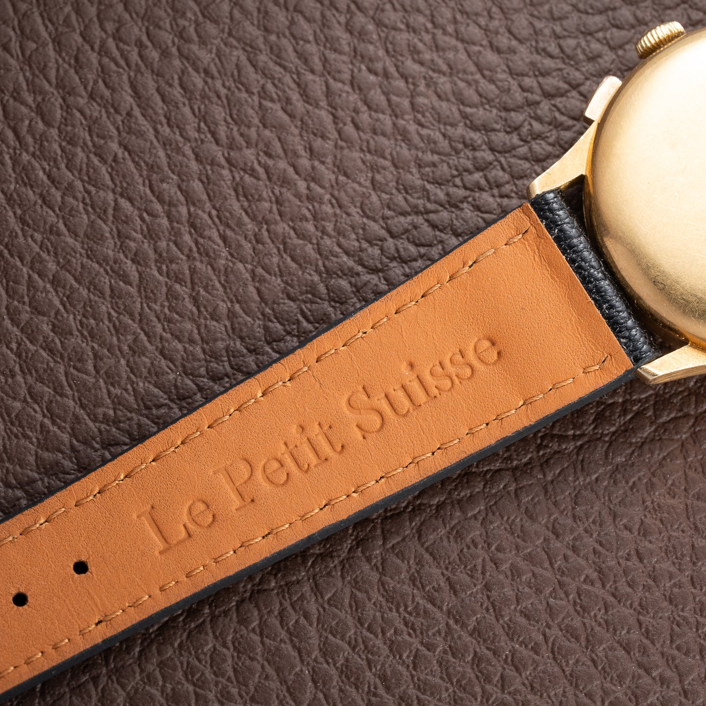 Universal Genève Compur 30 Chronograph with Salmon Dial 18K Yellow Gold Ref. 12445 Circa 1941