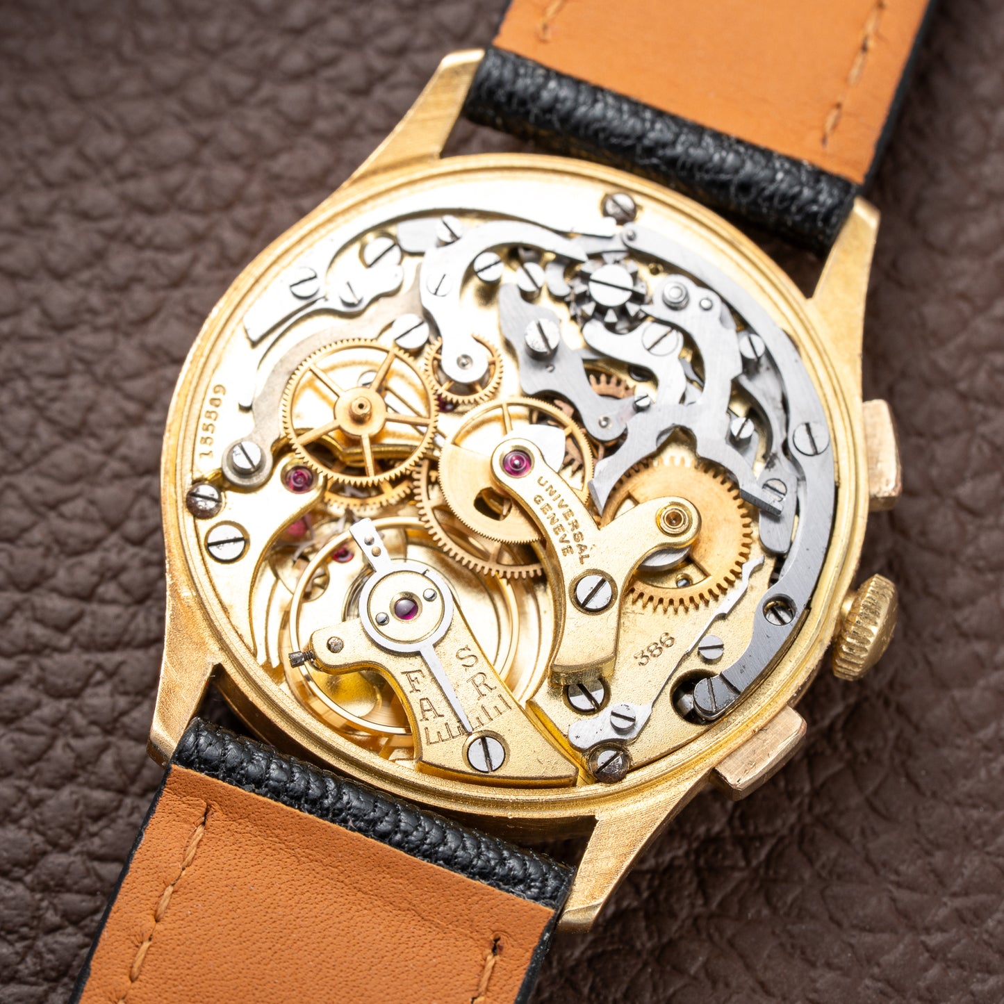 Universal Genève Compur 30 Chronograph with Salmon Dial 18K Yellow Gold Ref. 12445 Circa 1941