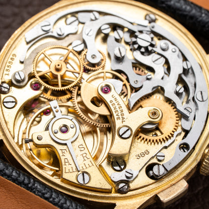 Universal Genève Compur 30 Chronograph with Salmon Dial 18K Yellow Gold Ref. 12445 Circa 1941