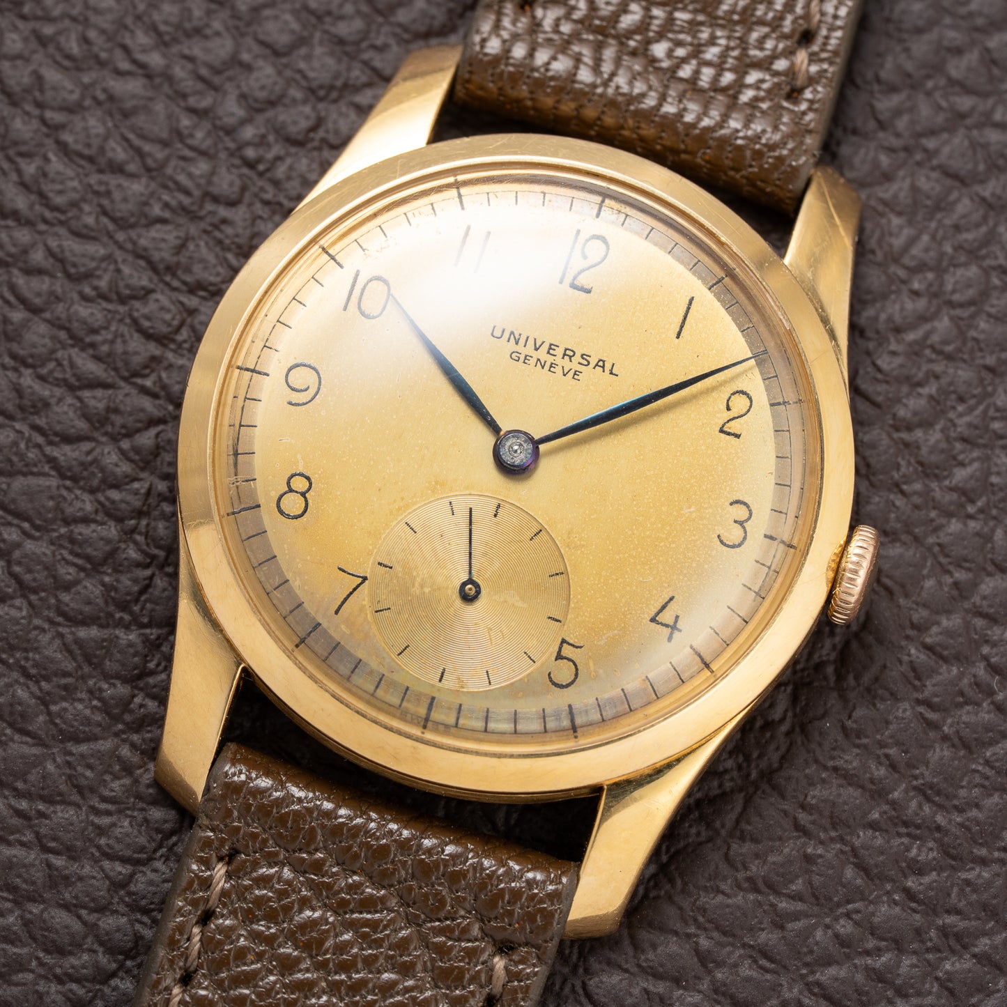 Universal Genève Dress Watch Sub Seconds “Curved Galbée Lugs” 18k Gold Ref. 112132 from 1950s