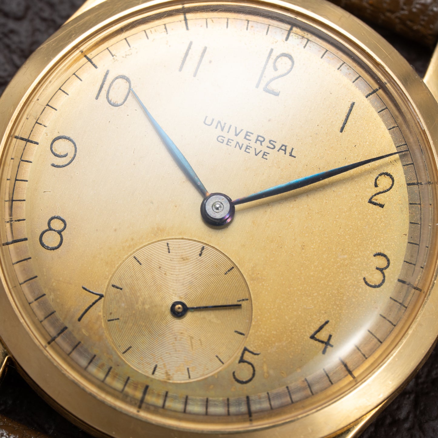 Universal Genève Dress Watch Sub Seconds “Curved Galbée Lugs” 18k Gold Ref. 112132 from 1950s