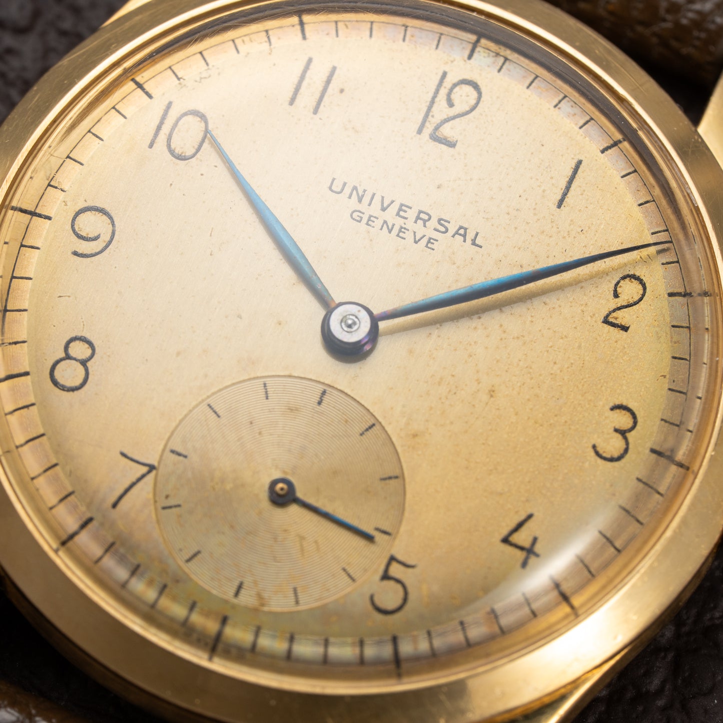 Universal Genève Dress Watch Sub Seconds “Curved Galbée Lugs” 18k Gold Ref. 112132 from 1950s