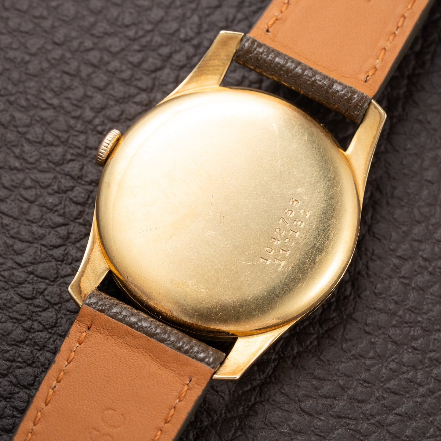 Universal Genève Dress Watch Sub Seconds “Curved Galbée Lugs” 18k Gold Ref. 112132 from 1950s