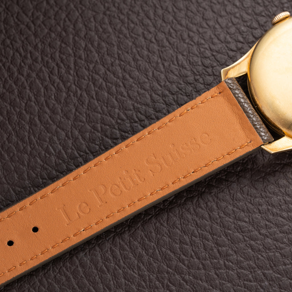 Universal Genève Dress Watch Sub Seconds “Curved Galbée Lugs” 18k Gold Ref. 112132 from 1950s