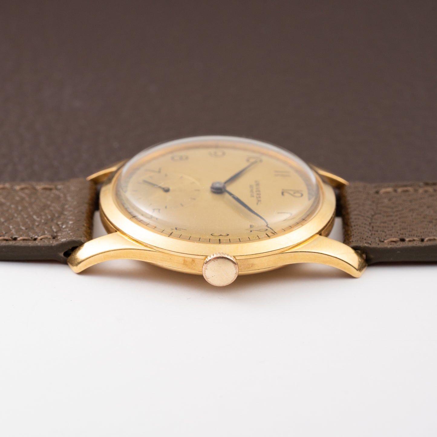 Universal Genève Dress Watch Sub Seconds “Curved Galbée Lugs” 18k Gold Ref. 112132 from 1950s