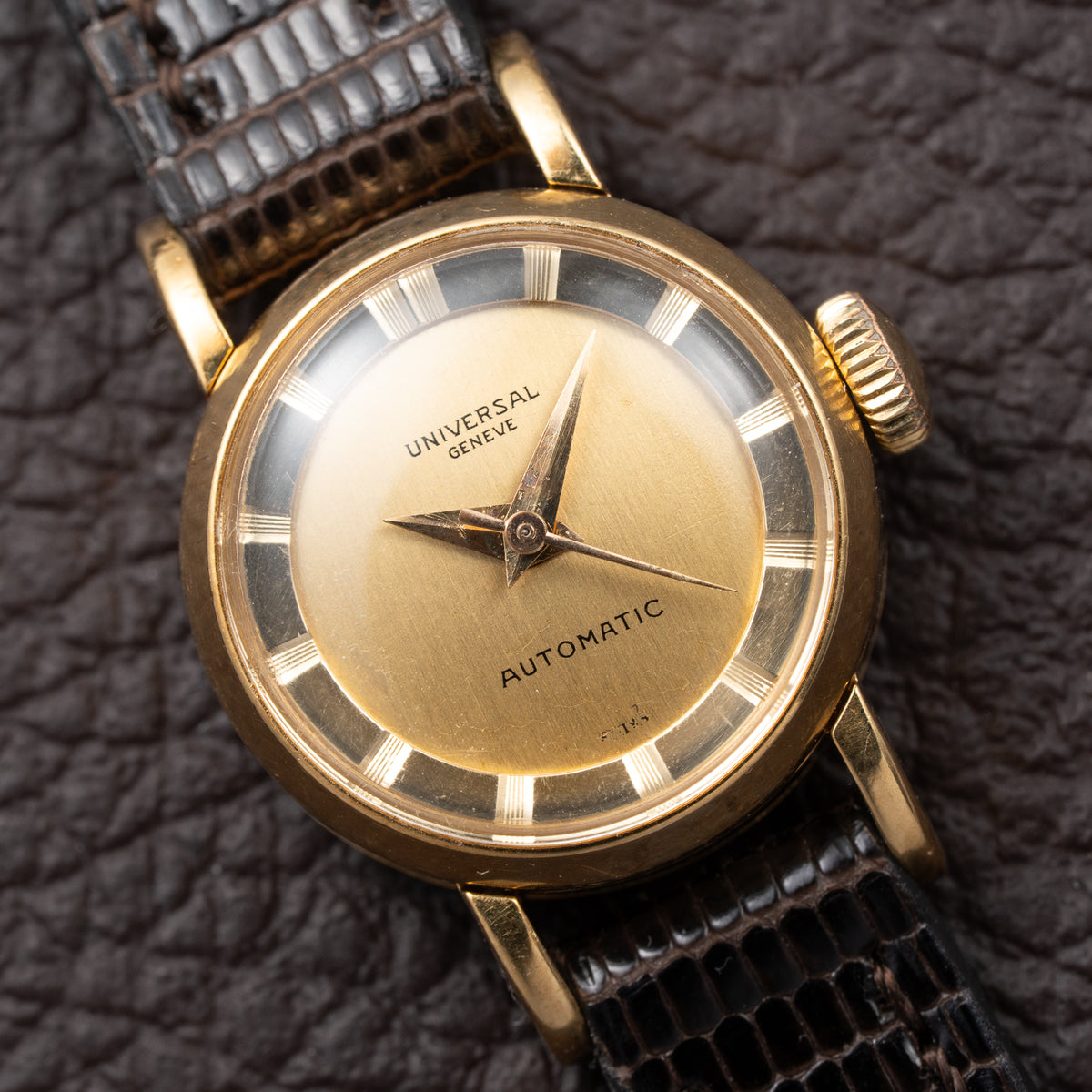 Universal Genève Polerouter DeLuxe 'Mini' Lady Automatic 18K Yellow Gold Ref. 17601 From 1960s
