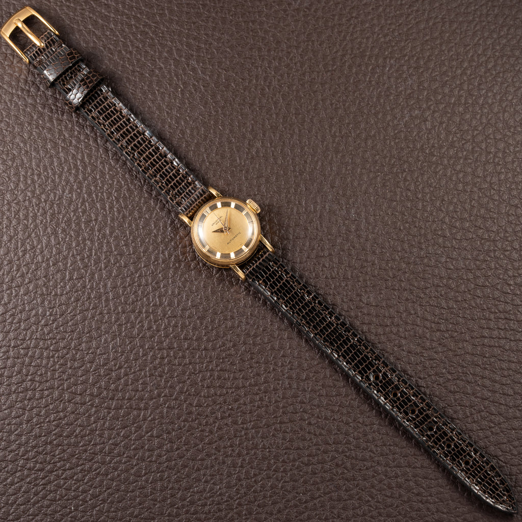 Universal Genève Polerouter DeLuxe 'Mini' Lady Automatic 18K Yellow Gold Ref. 17601 From 1960s